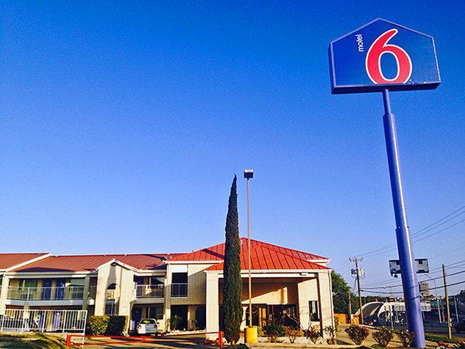 Motel 6-San Antonio, Tx - Fiesta Trails Exteriér fotografie