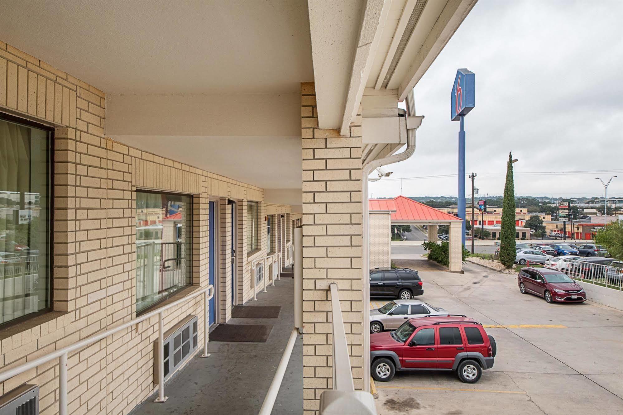 Motel 6-San Antonio, Tx - Fiesta Trails Exteriér fotografie